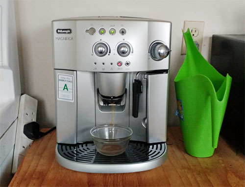 DeLonghi Magnifica Coffee Machine