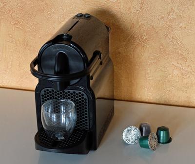 Inissia Black Coffee Capsule Pod Machine by Nespresso 